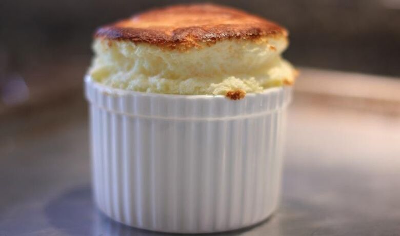 Souffle with cottage cheese and apples - a dessert in the diet of pancreatitis